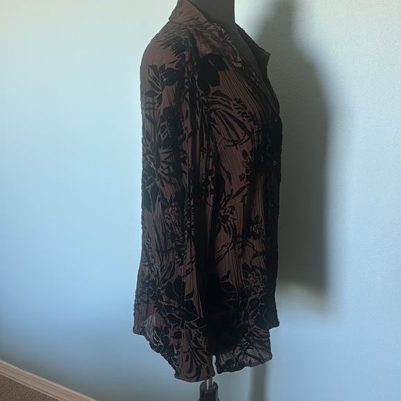 Vikki Vi velvet shirt - Picture 4 of 6